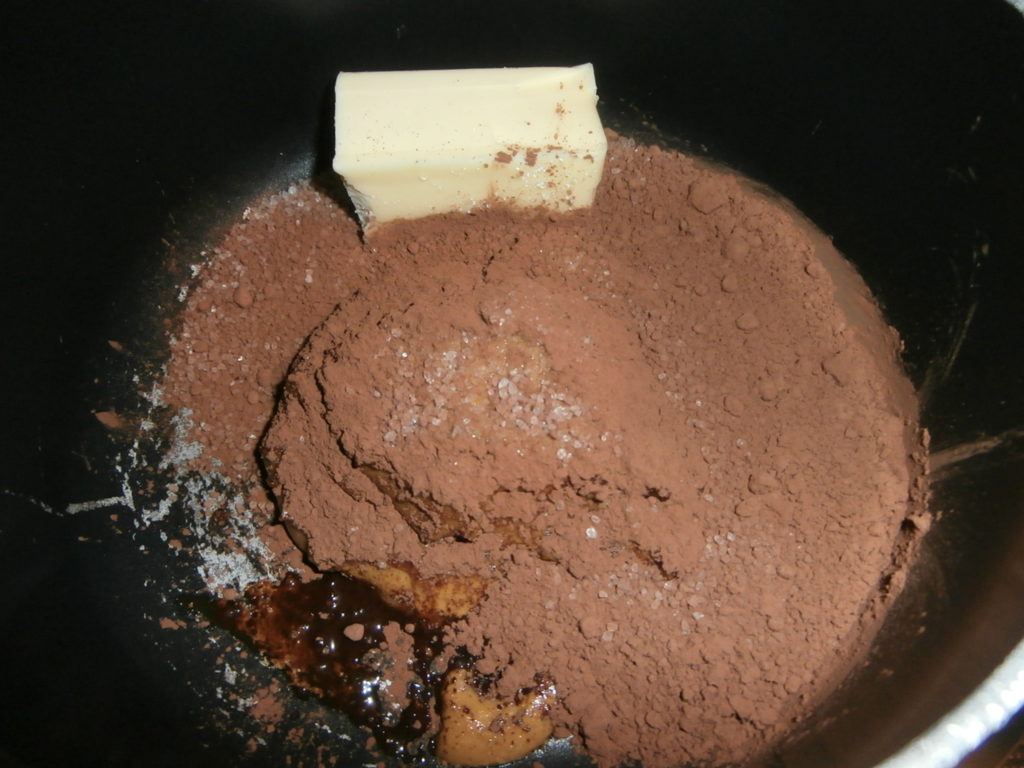 Chocolate Peanut Butter Fudge! #LCHF