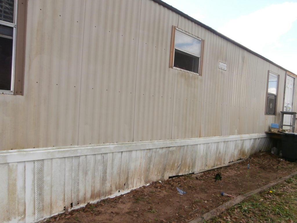 Working Hard Cleaning the Exterior of our Mobile Home! #HardWork #Cleaning