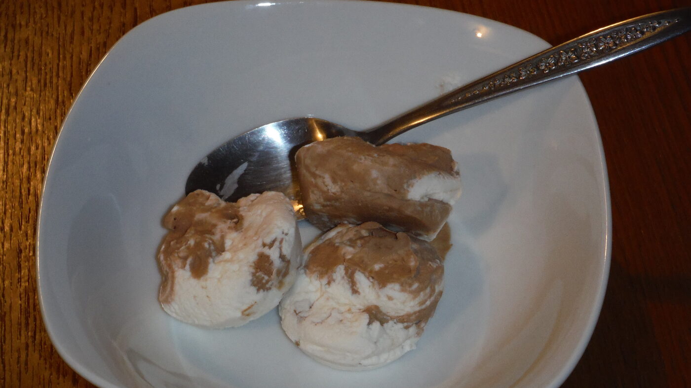 Chocolate & Vanilla Swirl Faux Ice Cream!